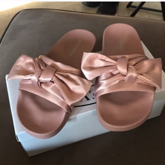 Steve Madden silky nude pink slides sandals NWT - Picture 2 of 2